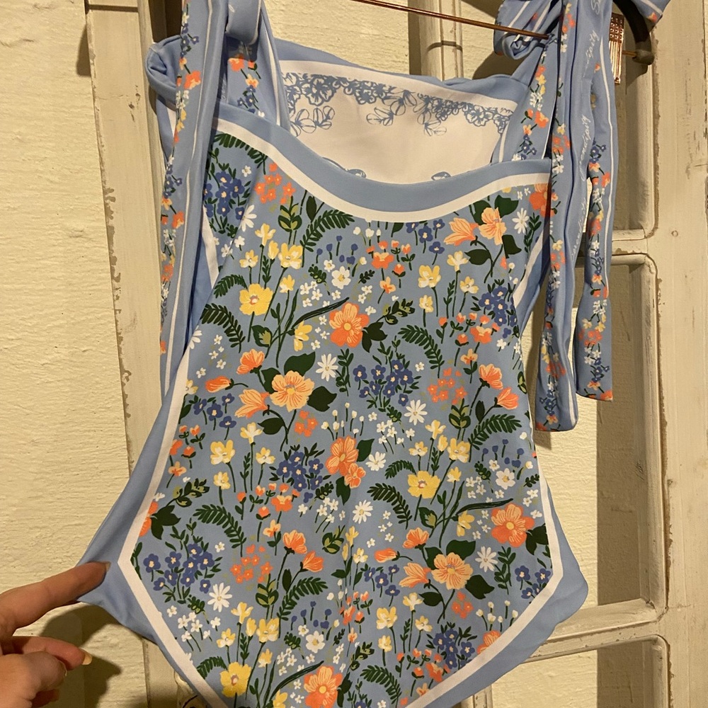 Reversible One Piece NEW - Picture 7 of 7